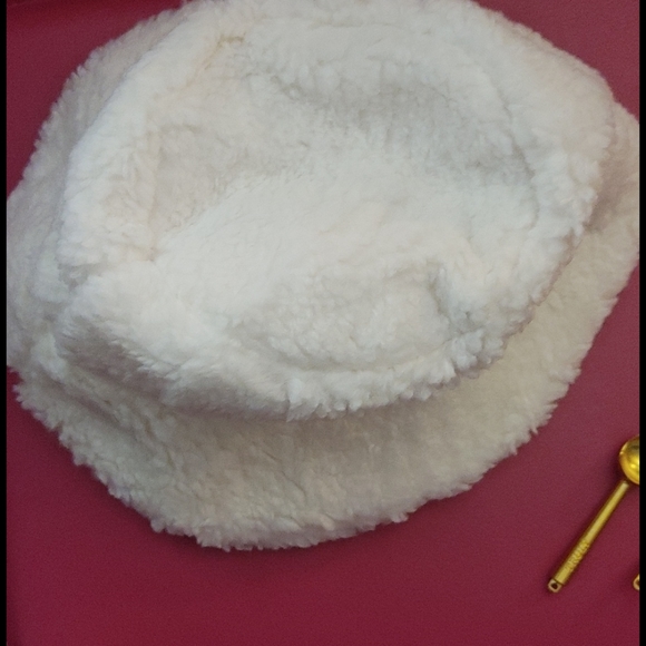 Truly Bucket hat - Picture 3 of 3